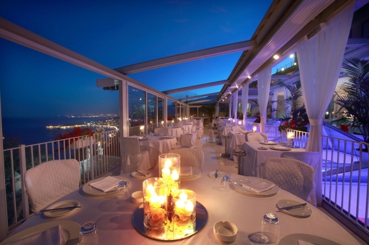 Discoteca con vista sul Golfo di Naxos Foto - Capodanno Discoteca La Giara Taormina